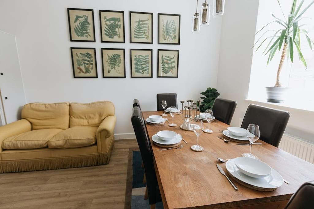 Bobbin Row - Grade 2 Listed Property With A Beautiful Design With Access To Leeds 리즈 외부 사진