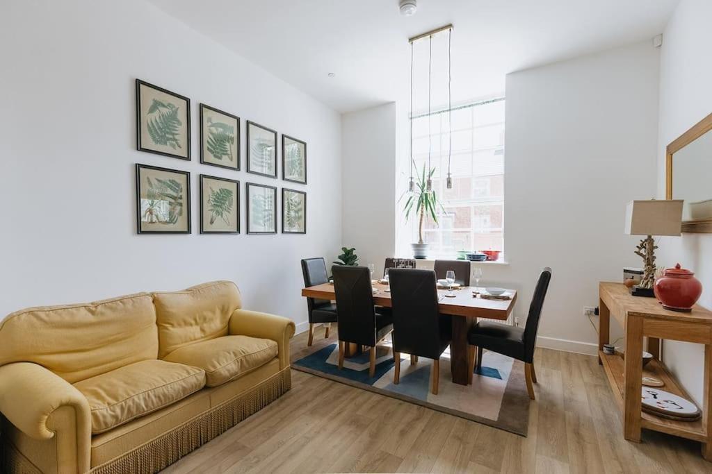 Bobbin Row - Grade 2 Listed Property With A Beautiful Design With Access To Leeds 리즈 외부 사진