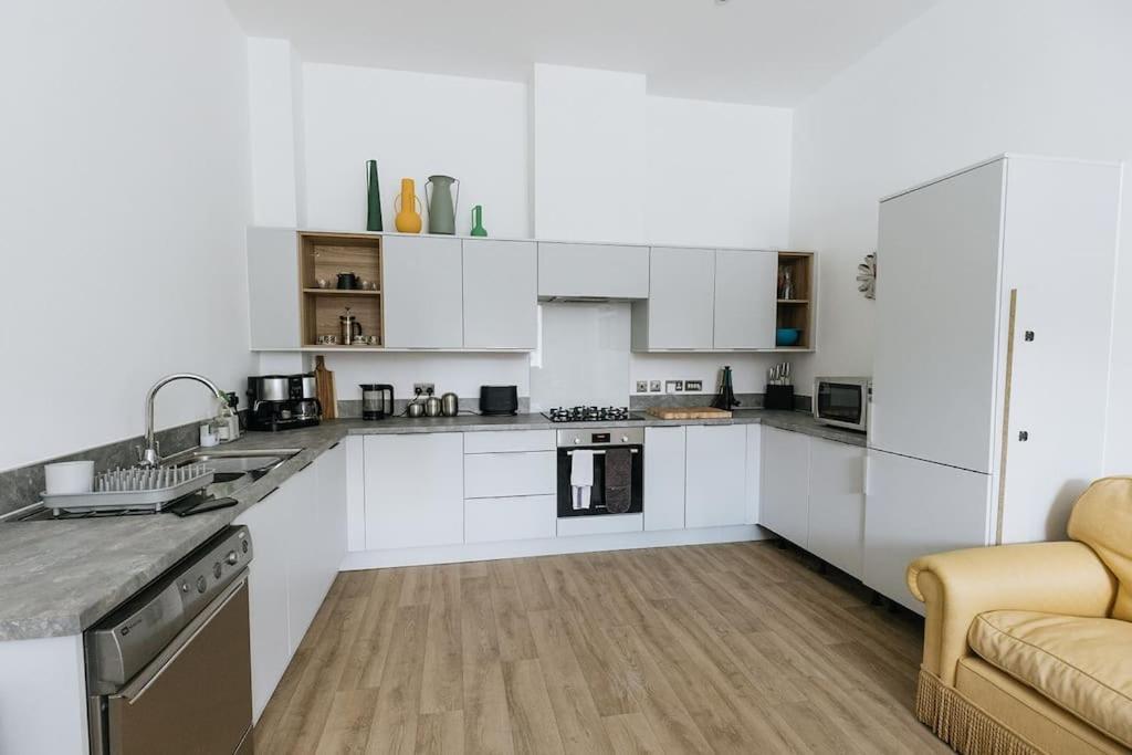 Bobbin Row - Grade 2 Listed Property With A Beautiful Design With Access To Leeds 리즈 외부 사진