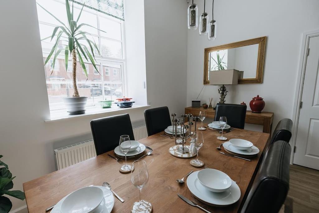 Bobbin Row - Grade 2 Listed Property With A Beautiful Design With Access To Leeds 리즈 외부 사진